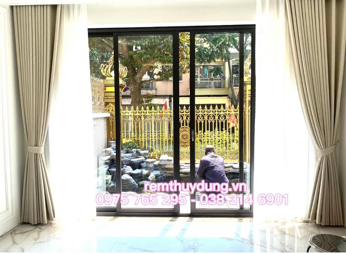 Rèm phòng khách chung cư đẹp tại Cầu Giấy, Hà Nội